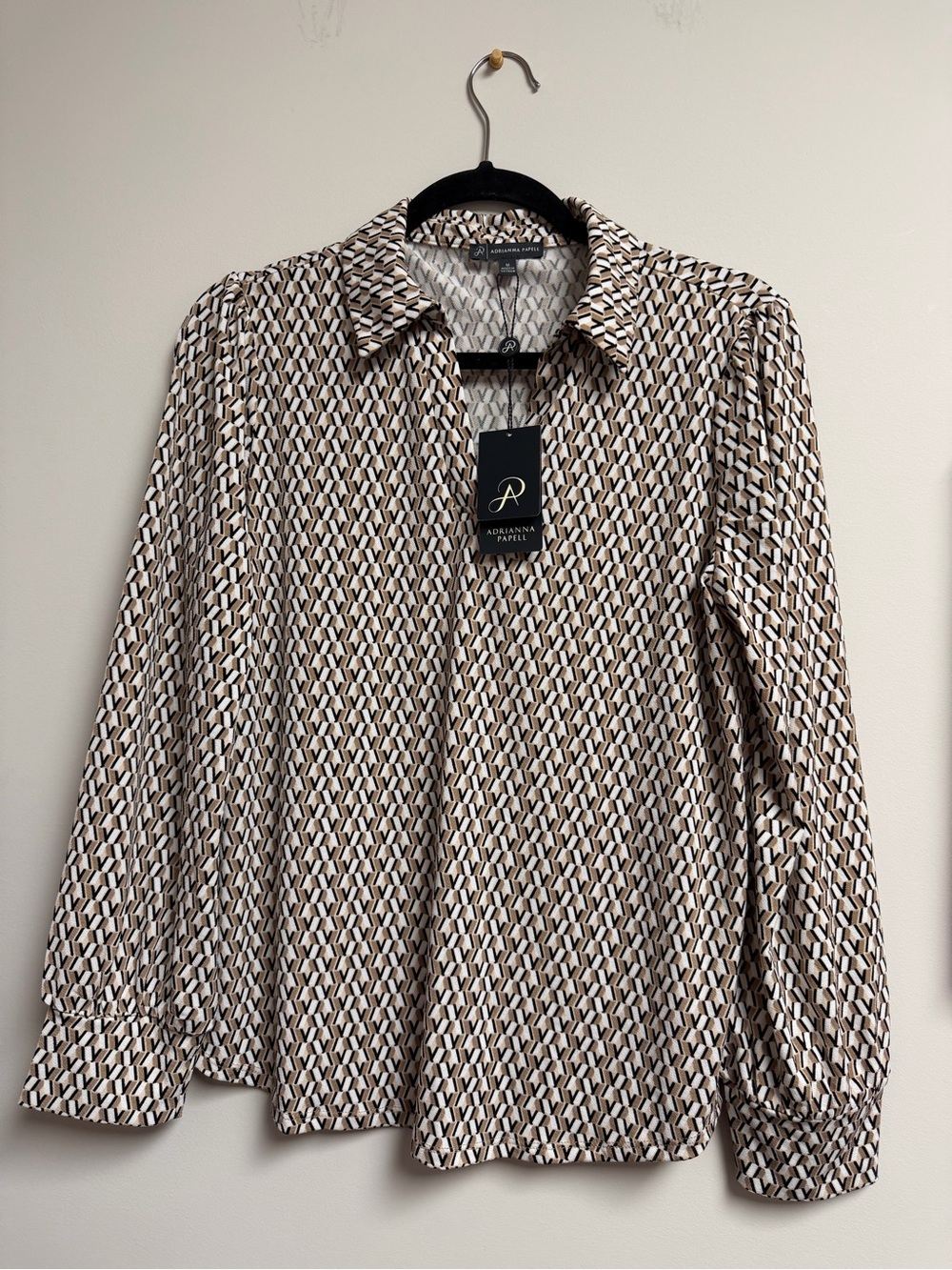 Adrianna Papell Beige Geometric Print Long-Sleeve Shirt